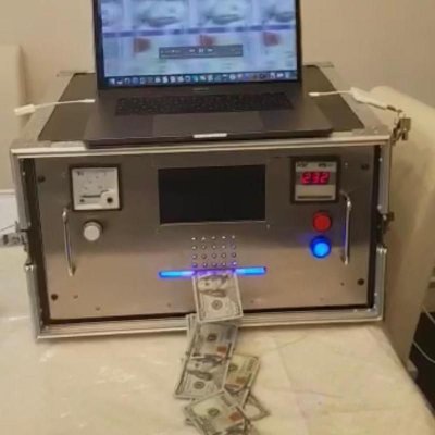 MACHINE FOR CLEANING BLACK, GREEN, RED, AND OTHER COLORED BANKNOTES